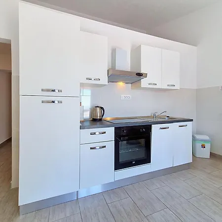 Daire Vukelja-2 By Interhome *